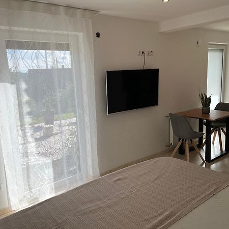 1-Zimmer Apartment In Altbach Экстерьер фото